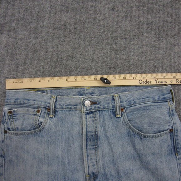 Levi's 501 Straight Leg Button Fly Light Wash Jeans Mens 35x32 Blue Denim Vtg - Picture 9 of 14